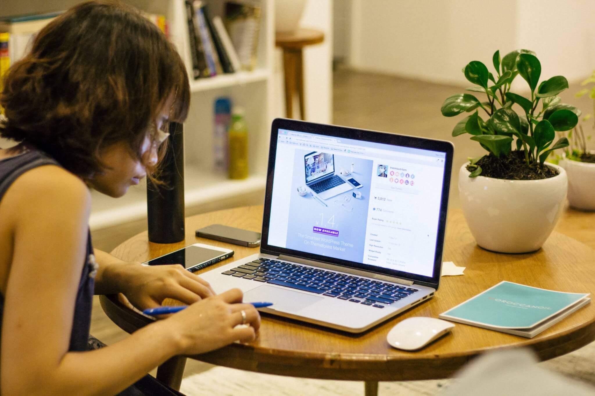 Woman-studying-on-computer-scaled